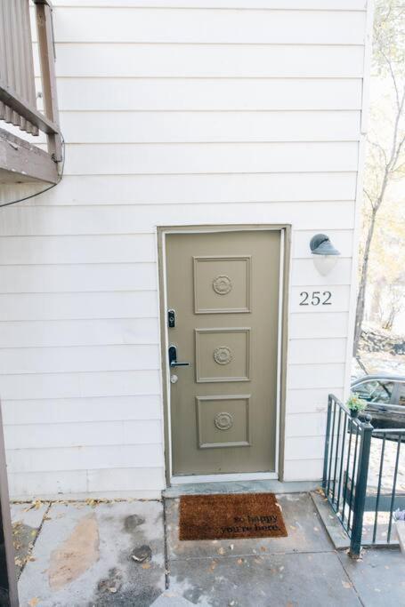 Cozy Apartment A Few Steps From The Capitol سالت ليك سيتي المظهر الخارجي الصورة