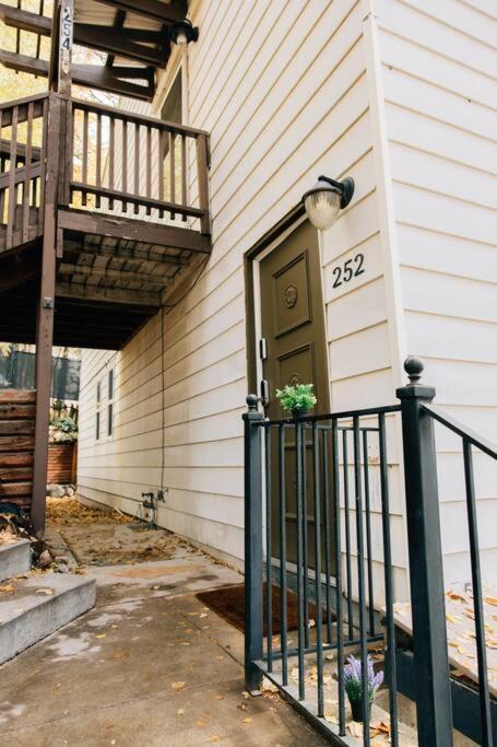 Cozy Apartment A Few Steps From The Capitol سالت ليك سيتي المظهر الخارجي الصورة